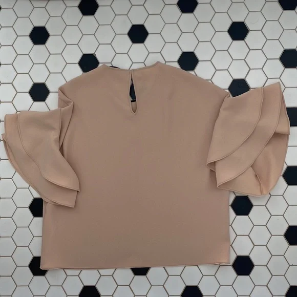 ZARA | CROPPED BLOUSE WITH FLUTTER SLEEVE DETAIL - Picture 4 of 5